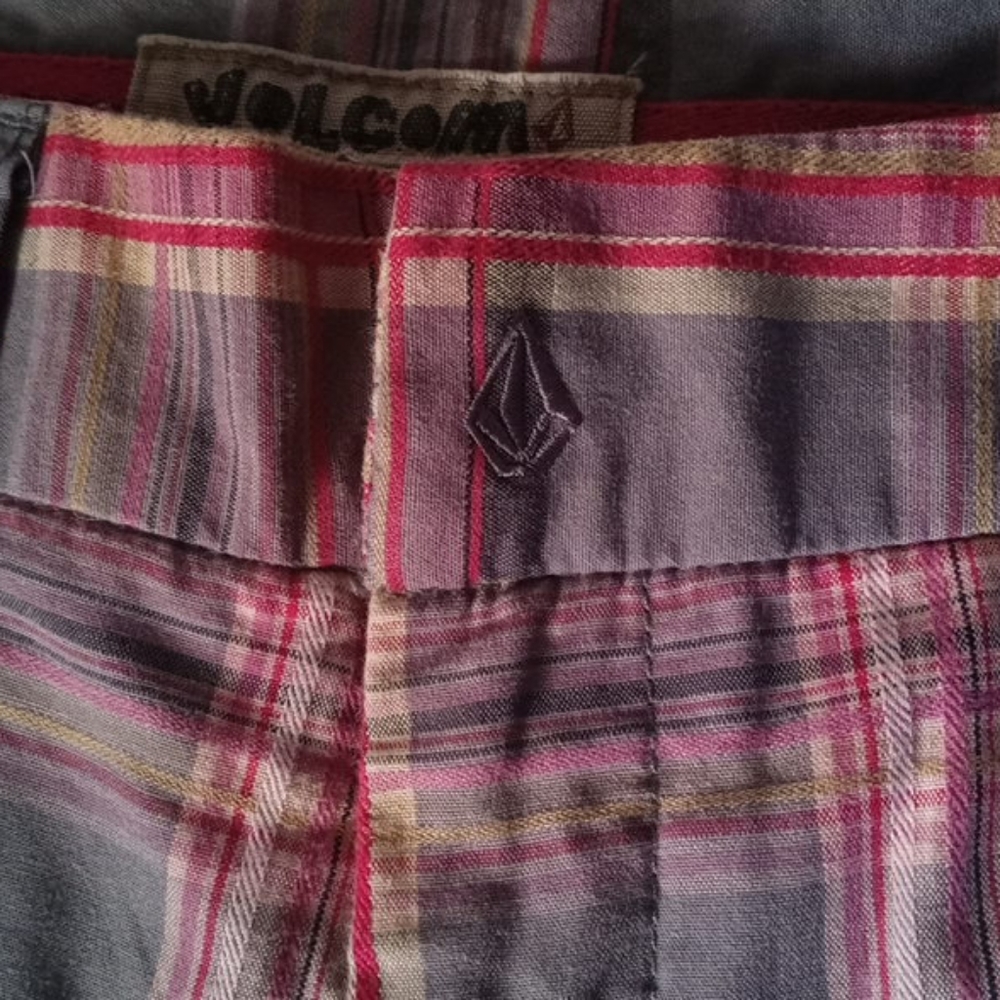 Volcom shorts
